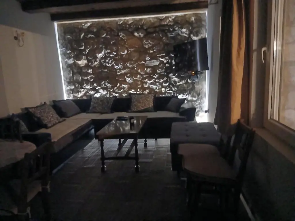 img_id_2380912.webp
