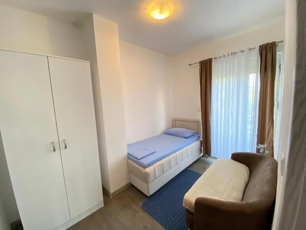 img_id_2371133.webp