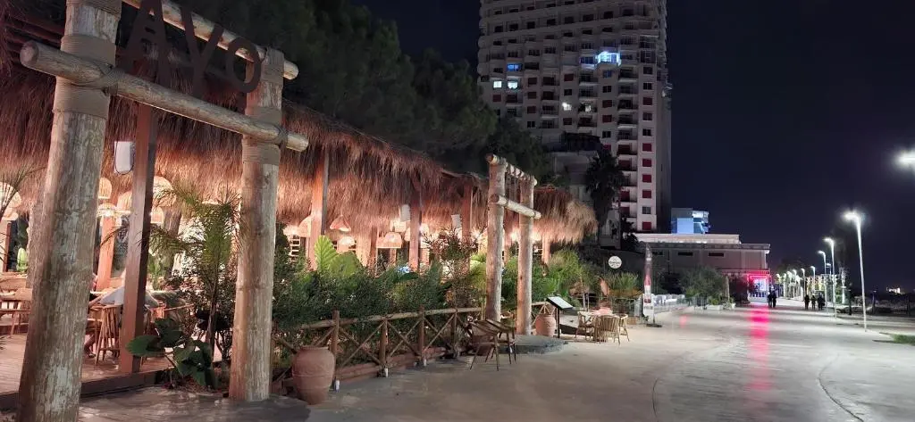 img_id_1706834.webp
