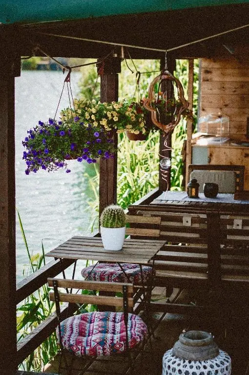 img_id_2360824.webp