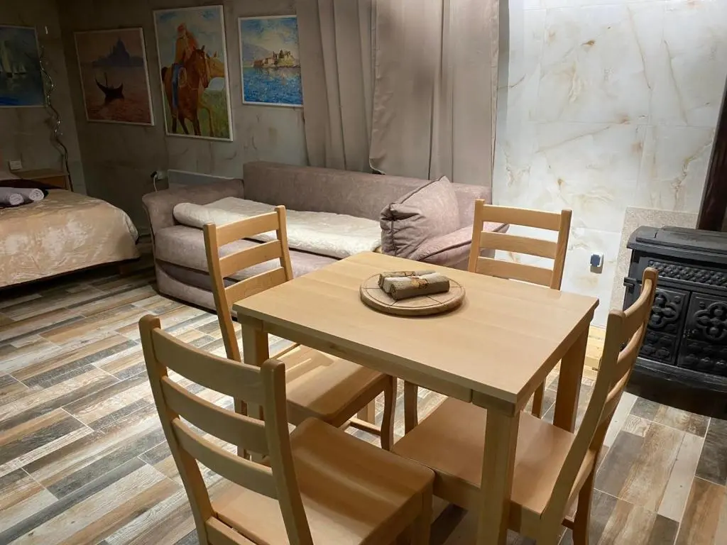 img_id_2353227.webp