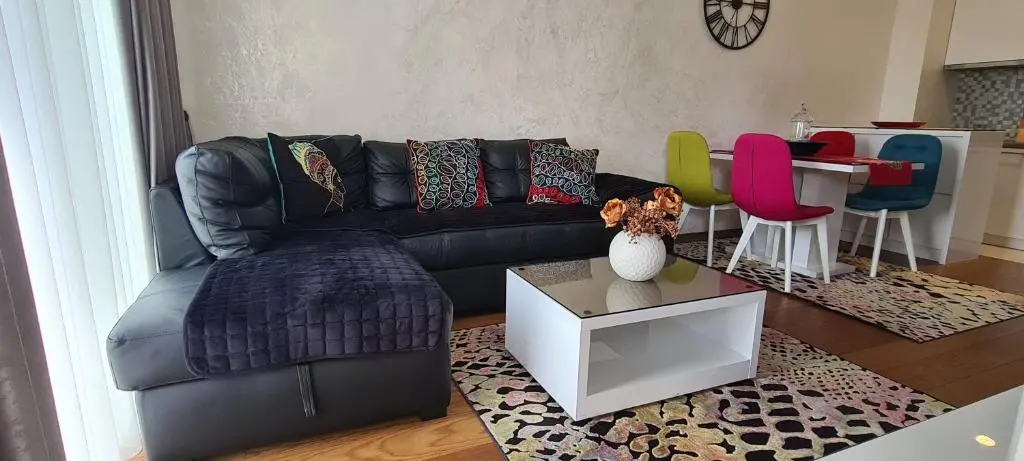 img_id_2352223.webp