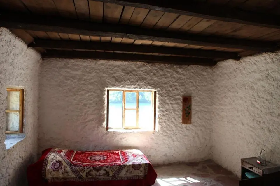 img_id_898044.webp