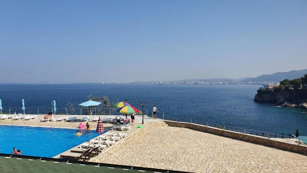 img_id_1661045.webp