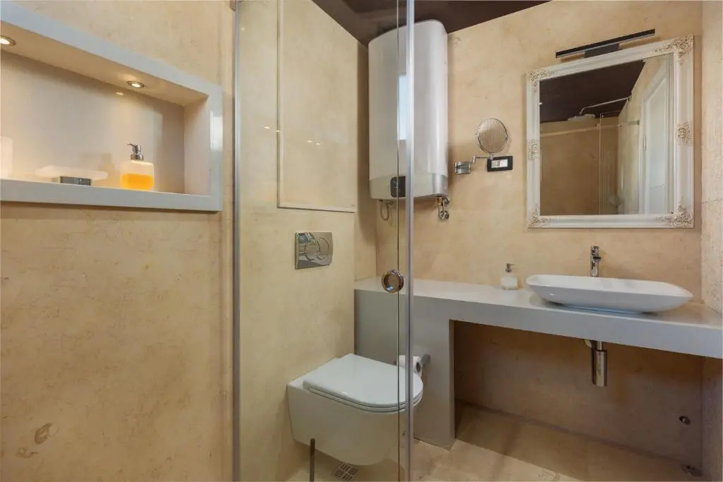 img_id_2345886.webp