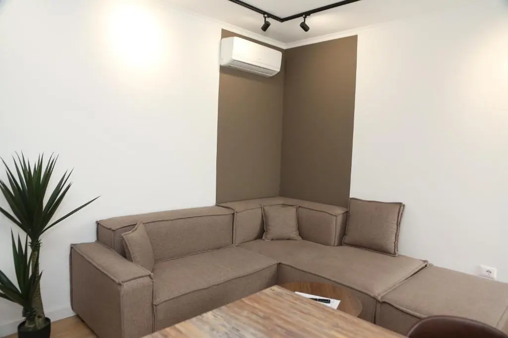 img_id_1403308.webp