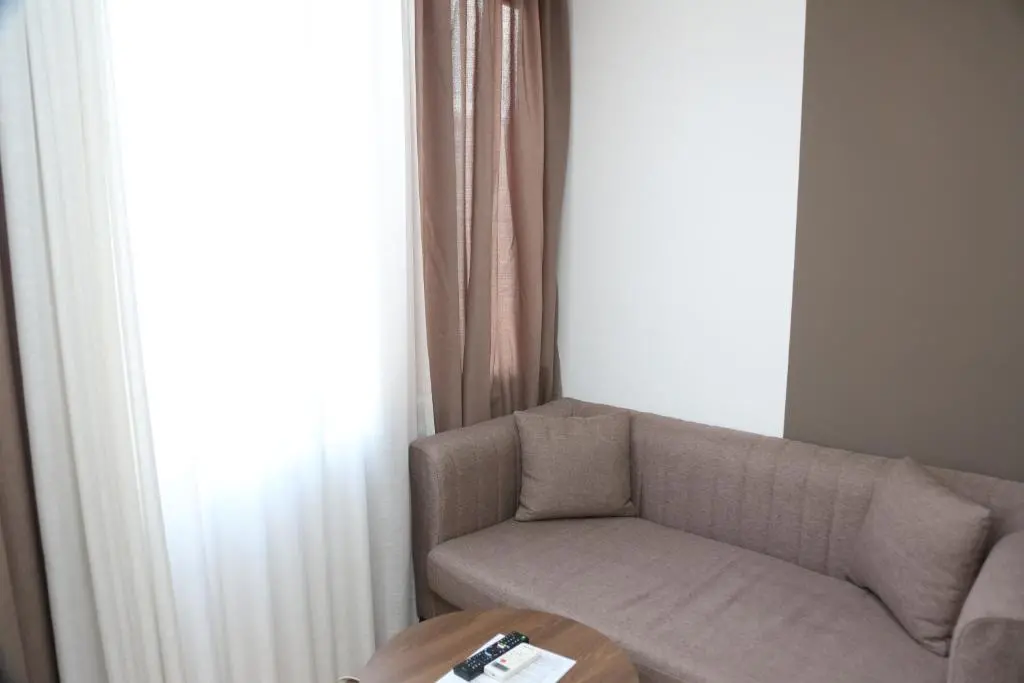 img_id_1403353.webp