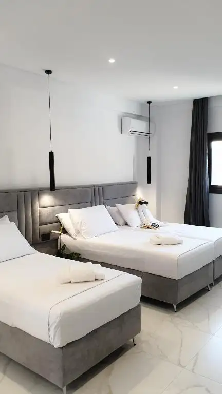 Triple Room with Balcony image 29
