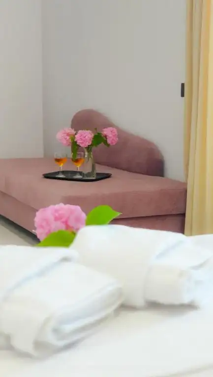 Double Room with Balcony image 16