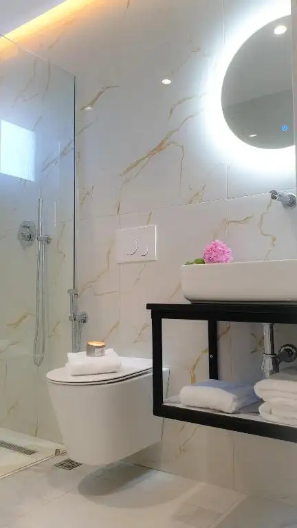 Double Room with Balcony image 12