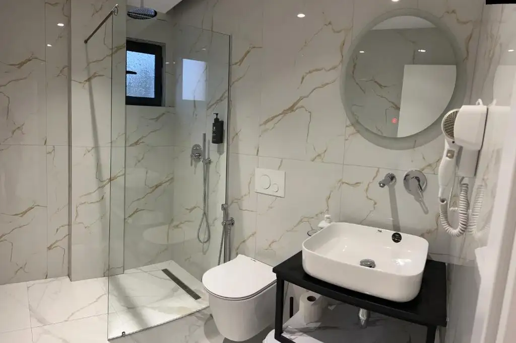 Double Room with Balcony image 13