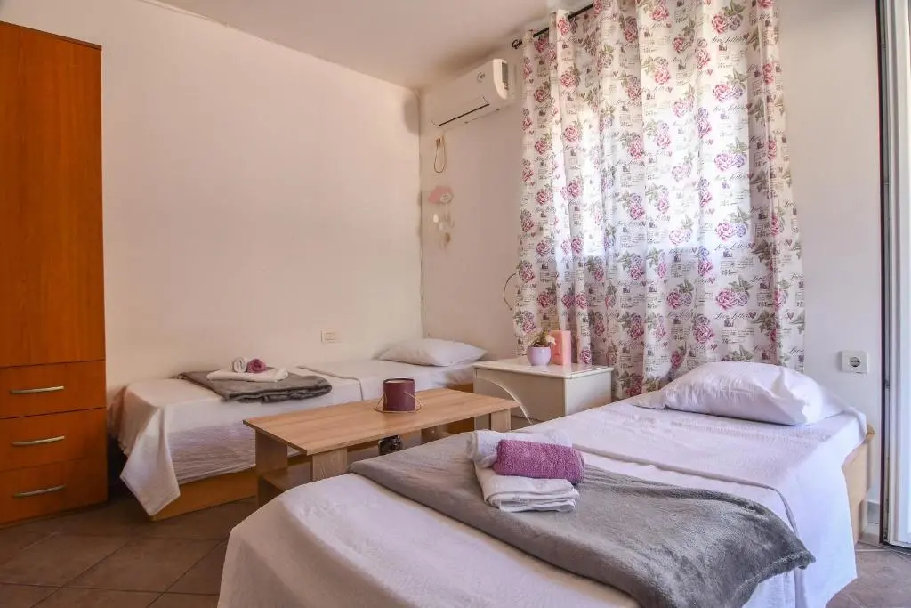 img_id_2342860.webp