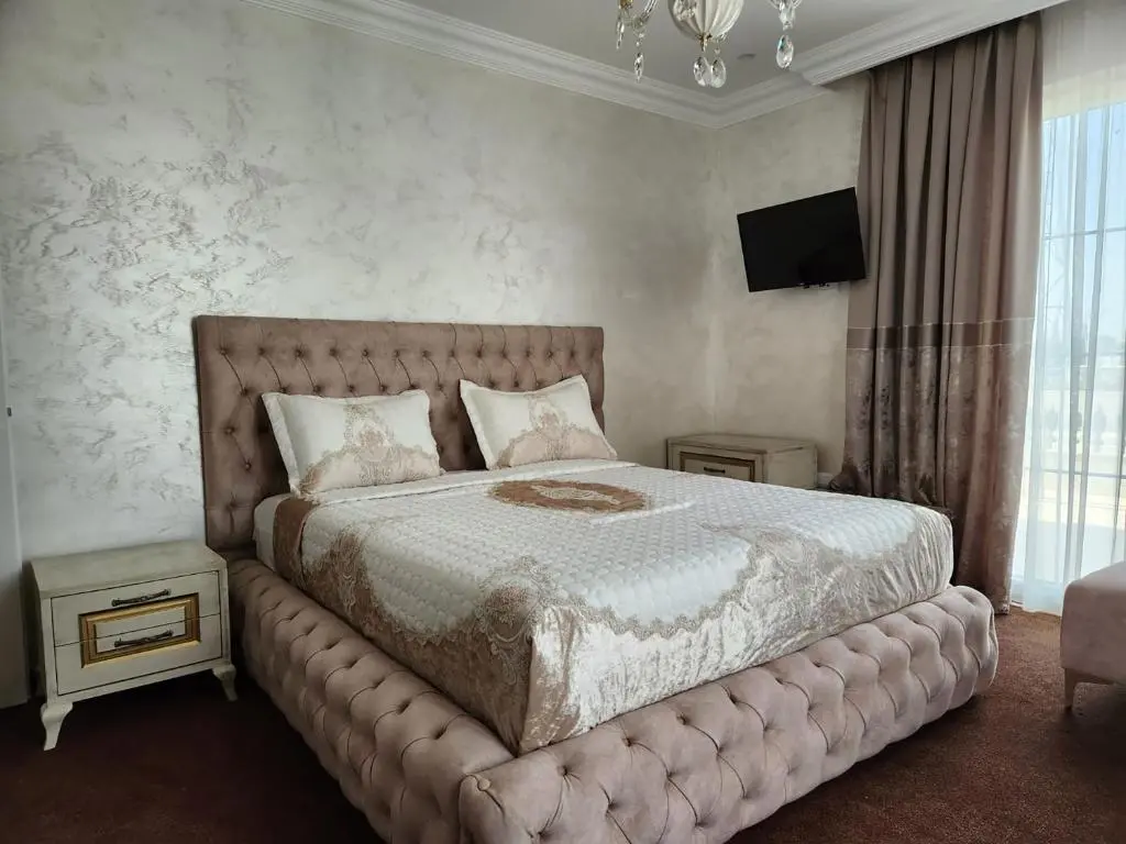 img_id_1043734.webp