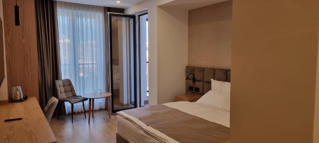 img_id_1002821.jpg