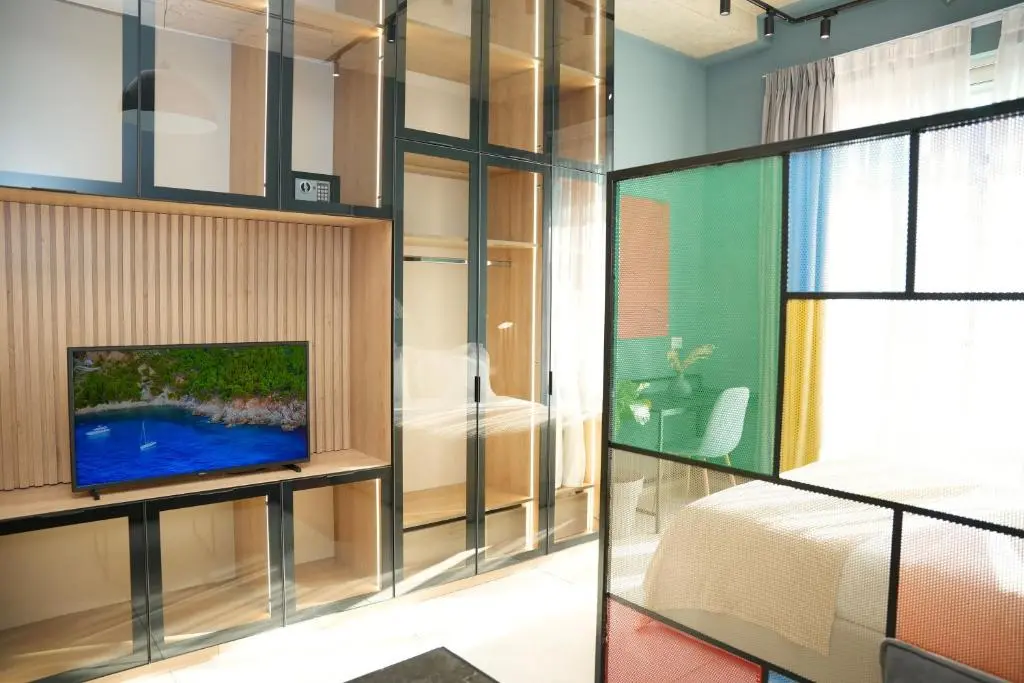 img_id_1004163.webp