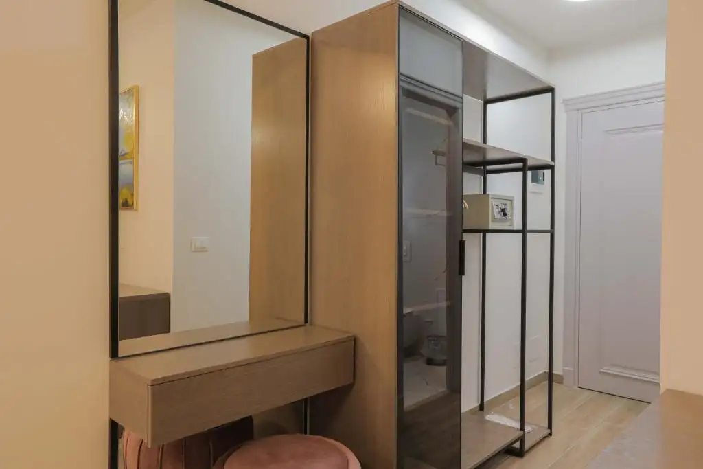 Deluxe Twin Room image 2