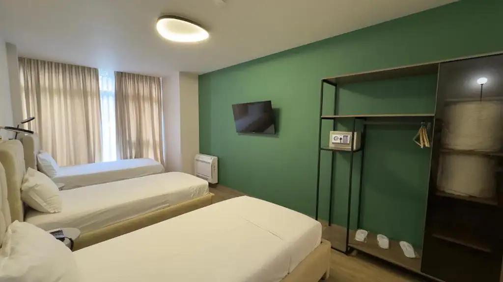 Deluxe Triple Room image 26