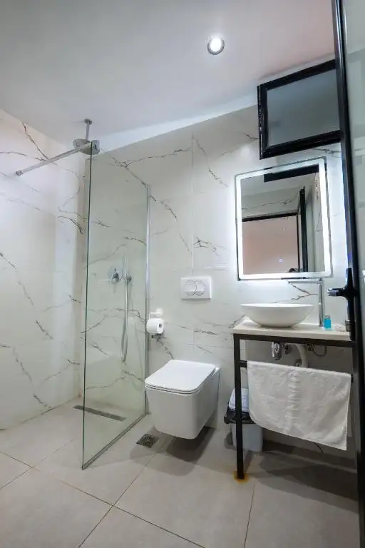 Triple Room image 2