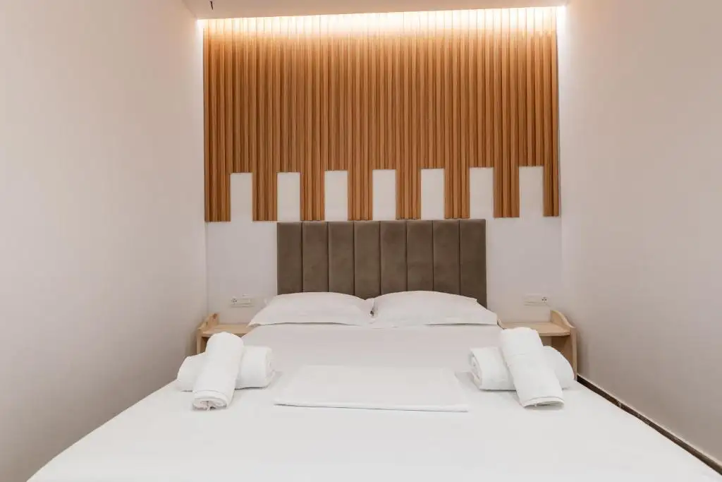 Double Room image 8