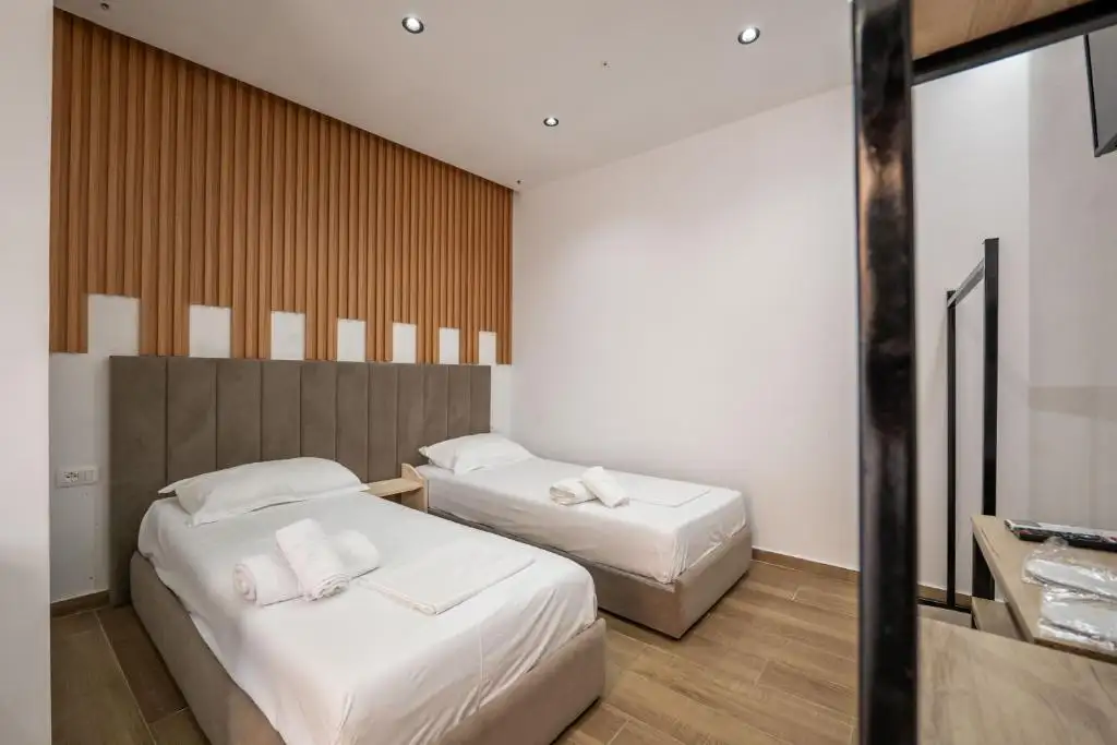Double Room image 7