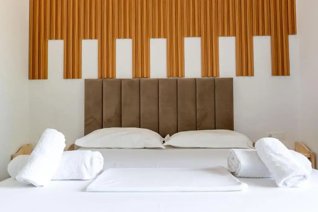 Double Room with Balcony image 5