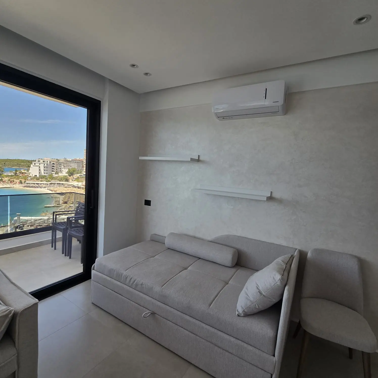 Apartment with Sea View image 8
