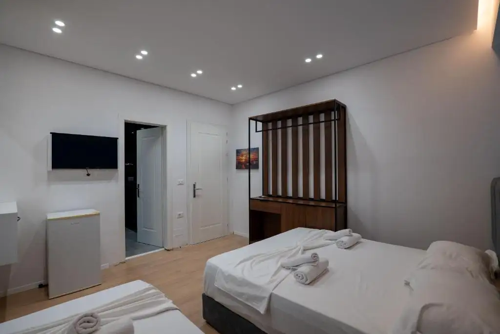 Triple Room with Balcony image 20