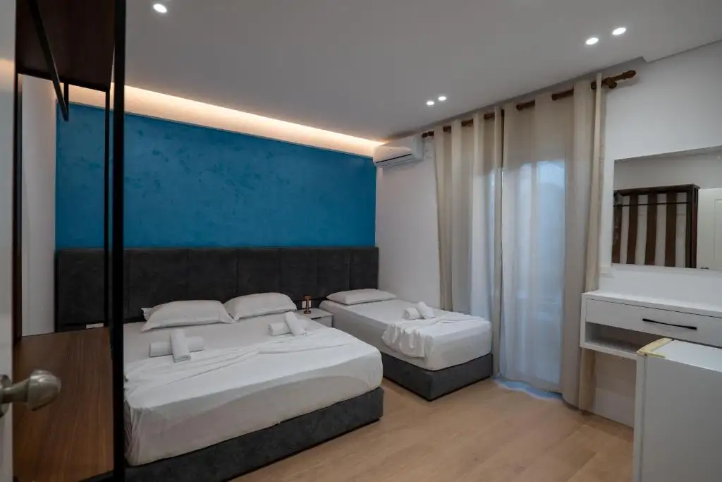 Triple Room with Balcony image 18