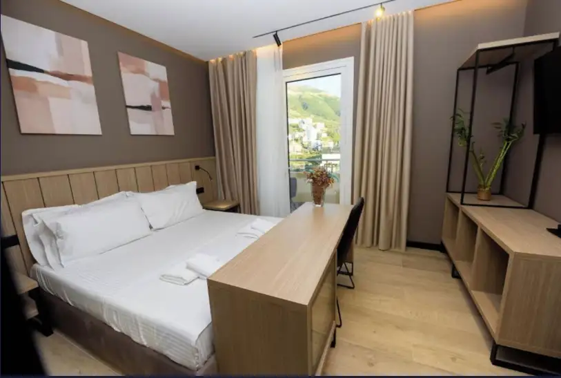 Double Room with Mountain View image 8