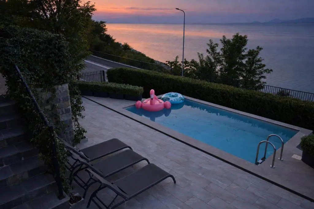 img_id_963770.webp