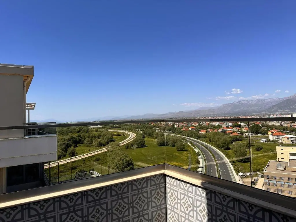 img_id_894323.webp
