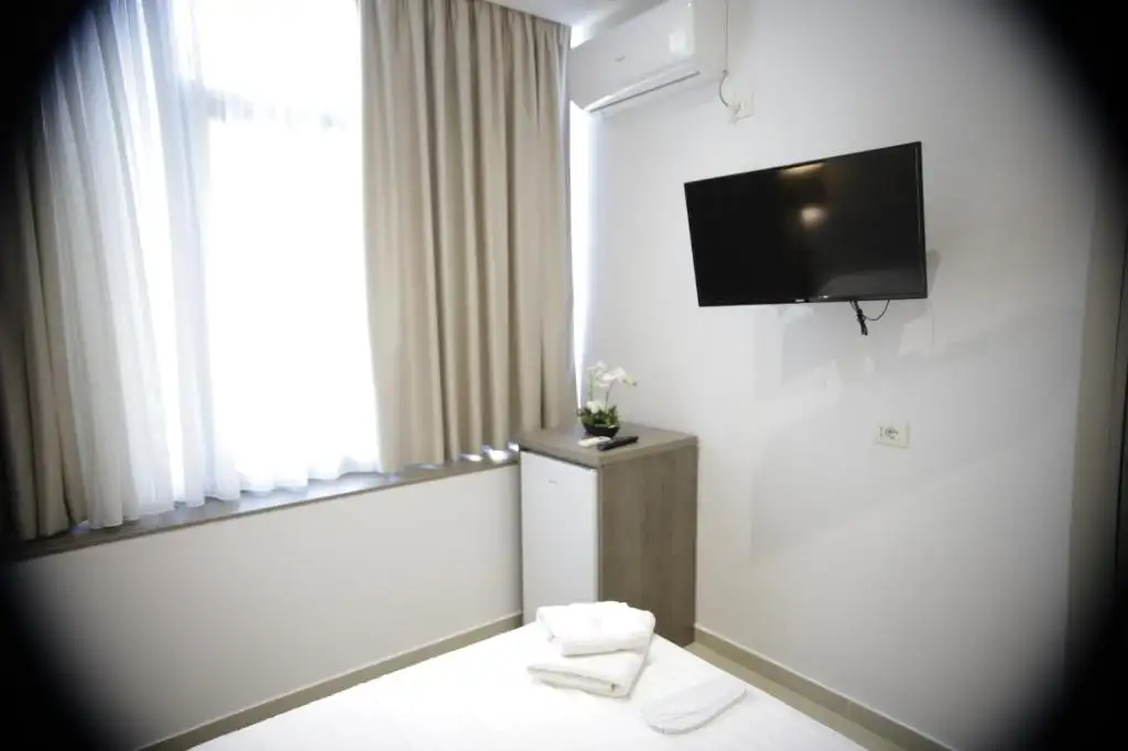img_id_689383.webp