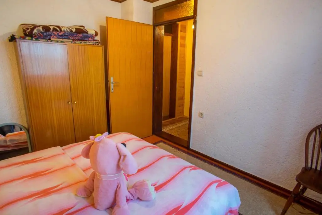 img_id_2327182.webp