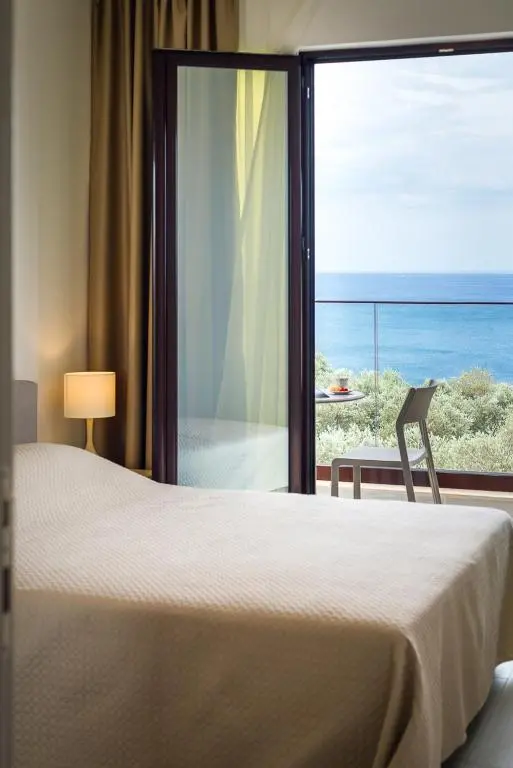 img_id_2326653.webp