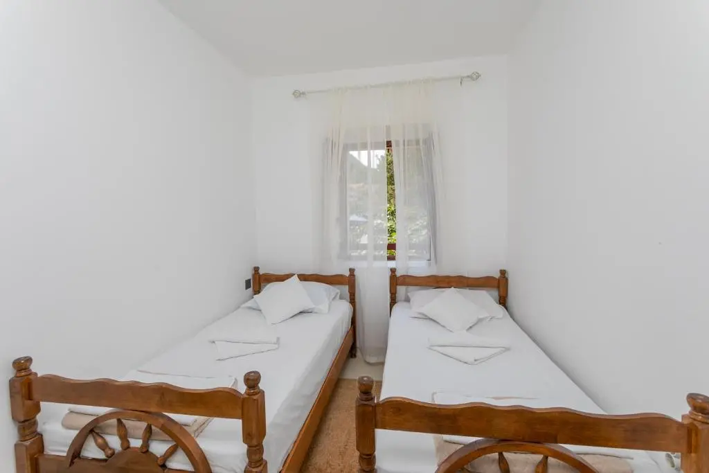 img_id_2326632.webp