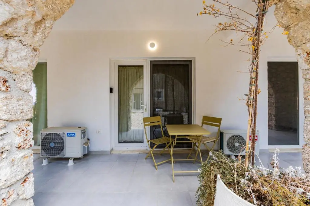 img_id_1002211.webp