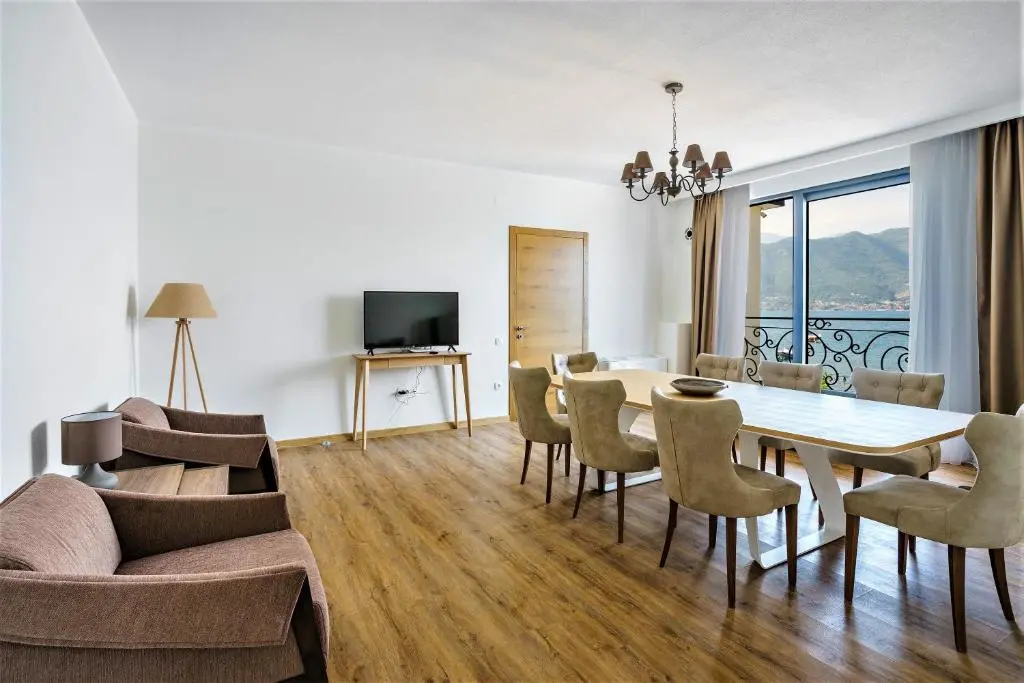 img_id_2321748.webp
