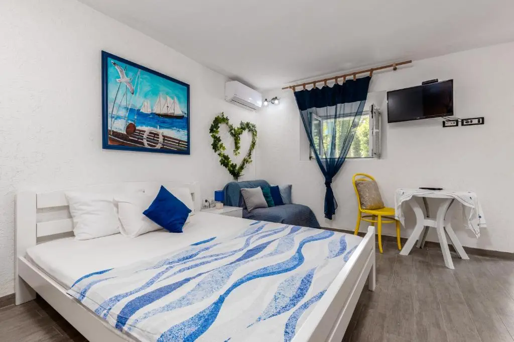 img_id_2319527.webp