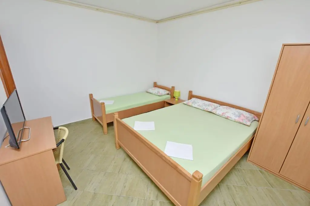 img_id_2318084.webp
