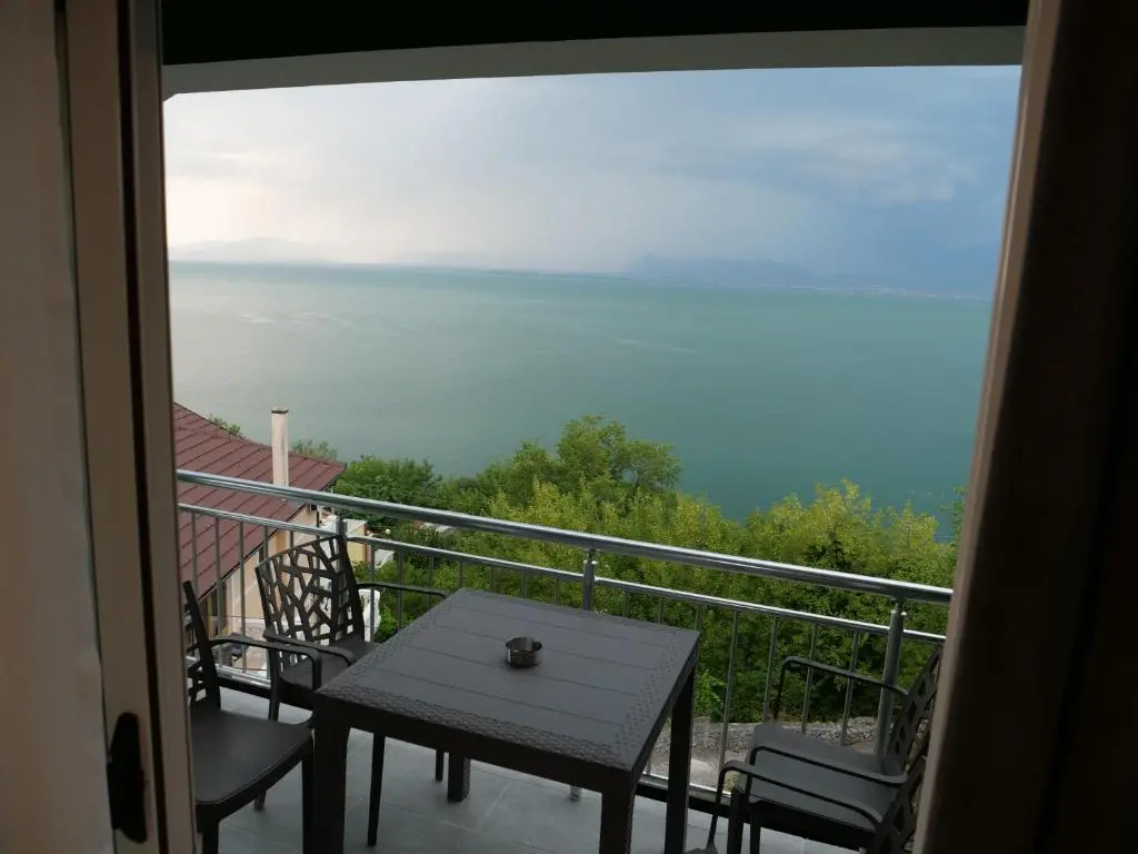 img_id_1726225.webp