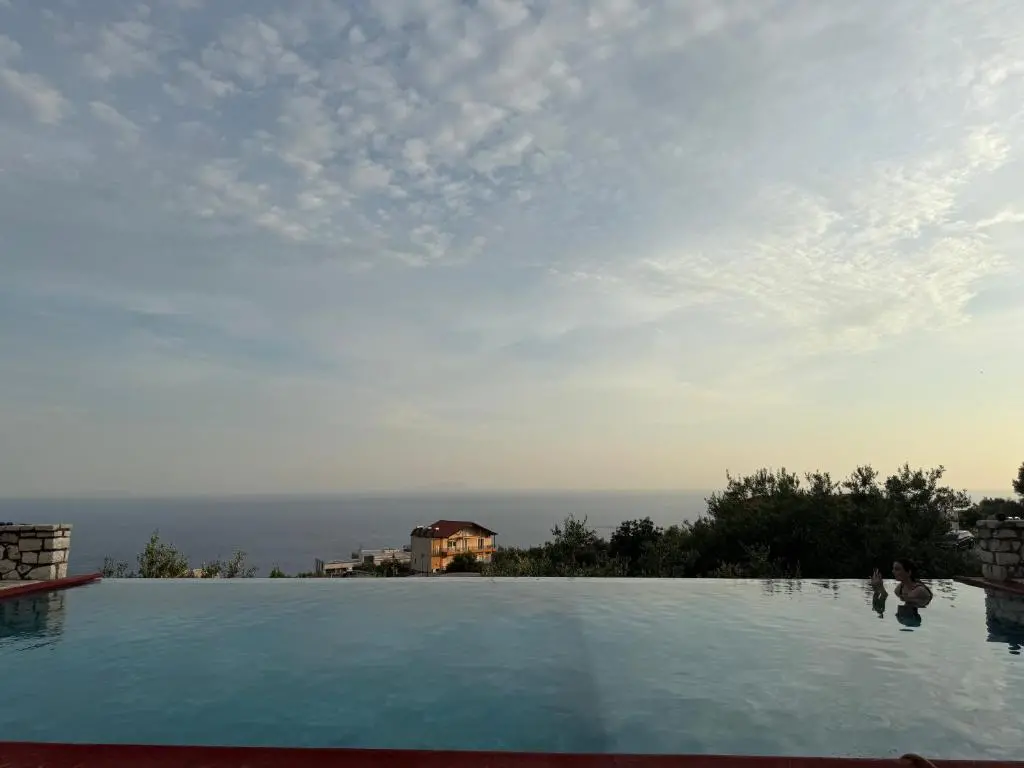 img_id_1380310.webp