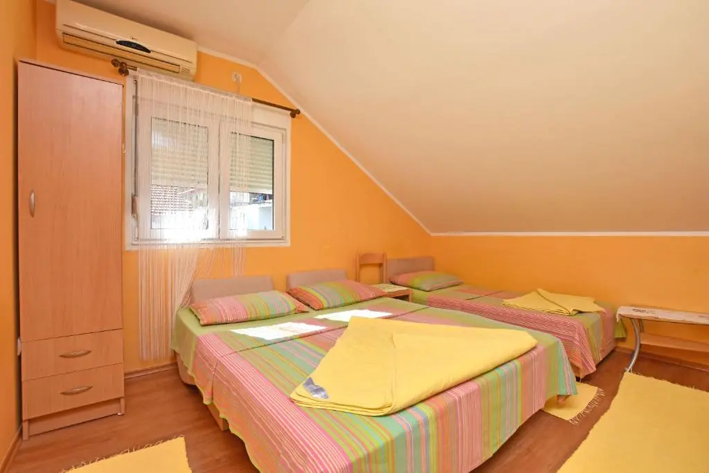 img_id_2305047.webp