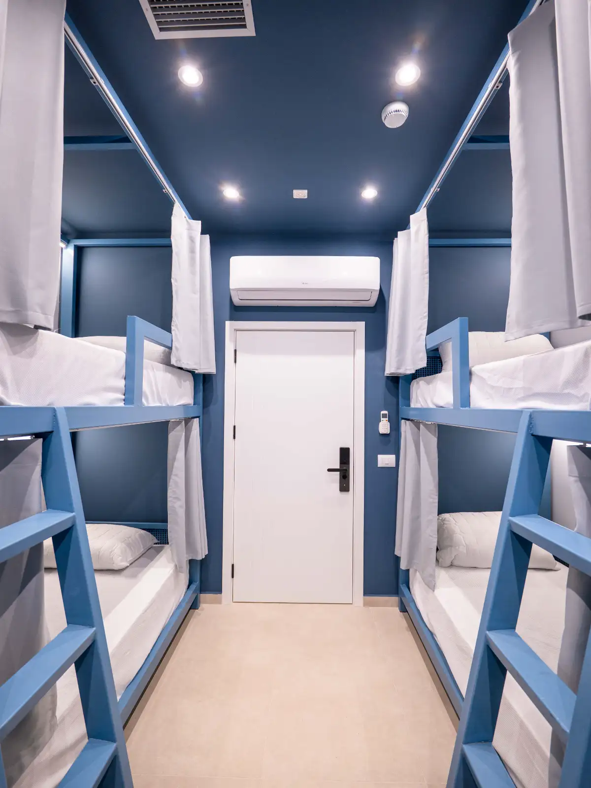 Bed in 8-Bed Mixed Dormitory Room image 2