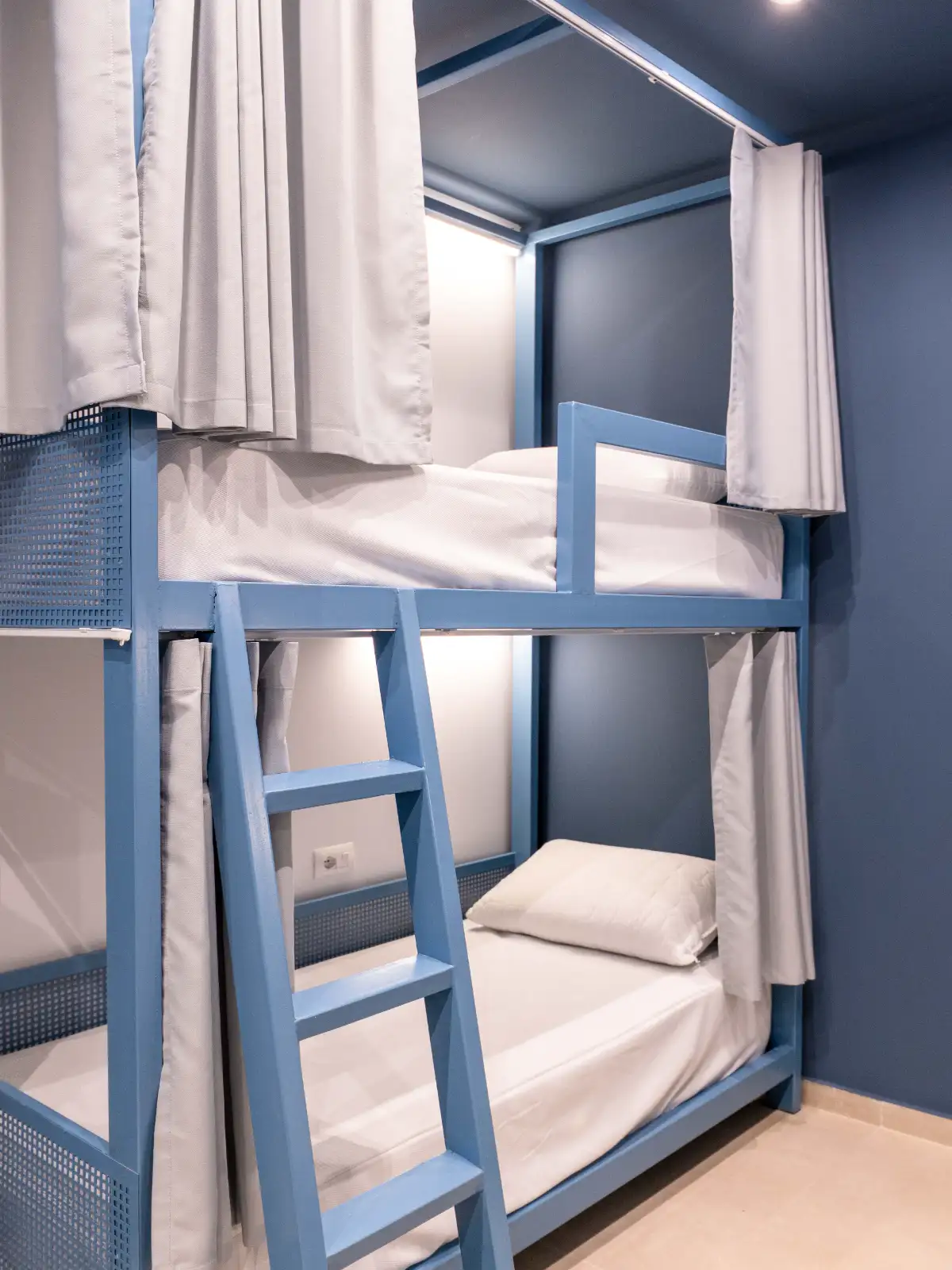Bed in 8-Bed Mixed Dormitory Room image 7