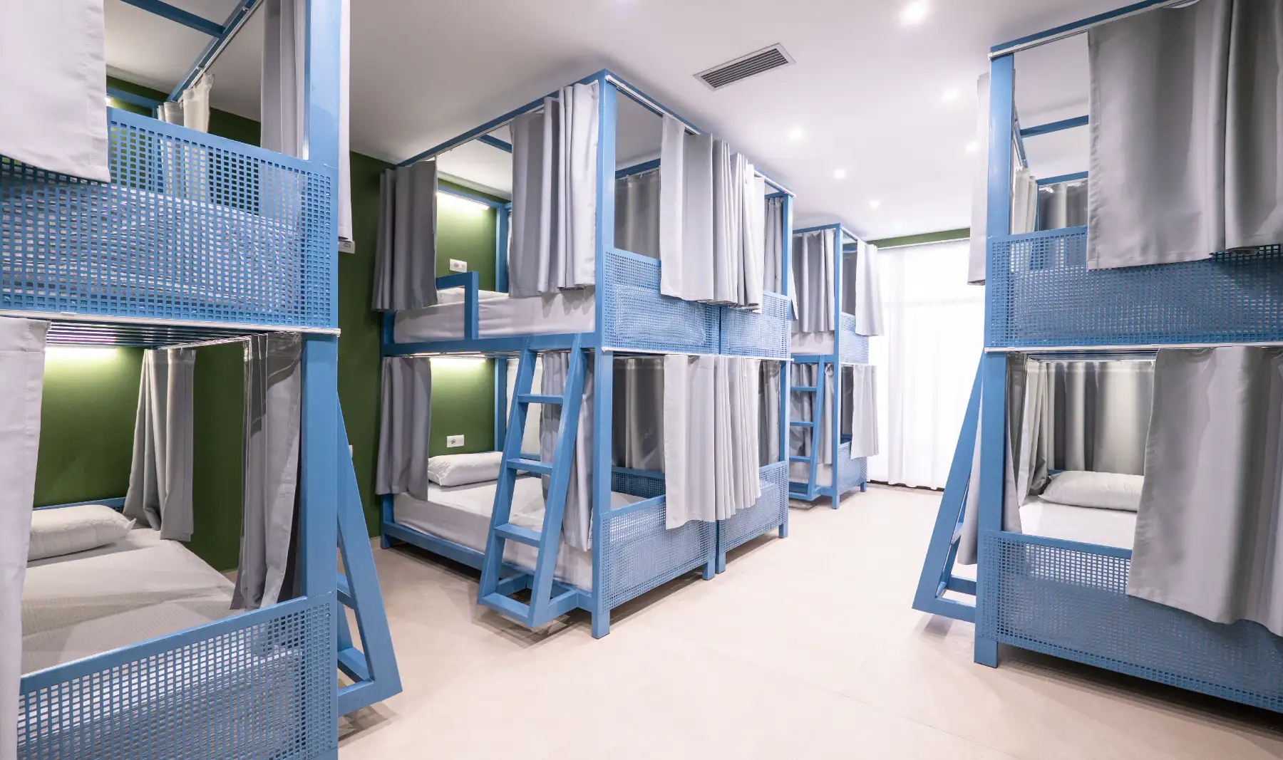 Bed in 10-Bed Mixed Dormitory Room image 2