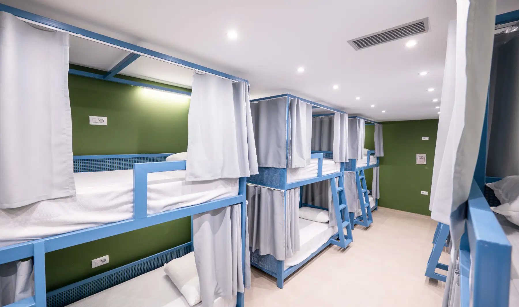 Bed in 12-Bed Mixed Dormitory Room	 image 6