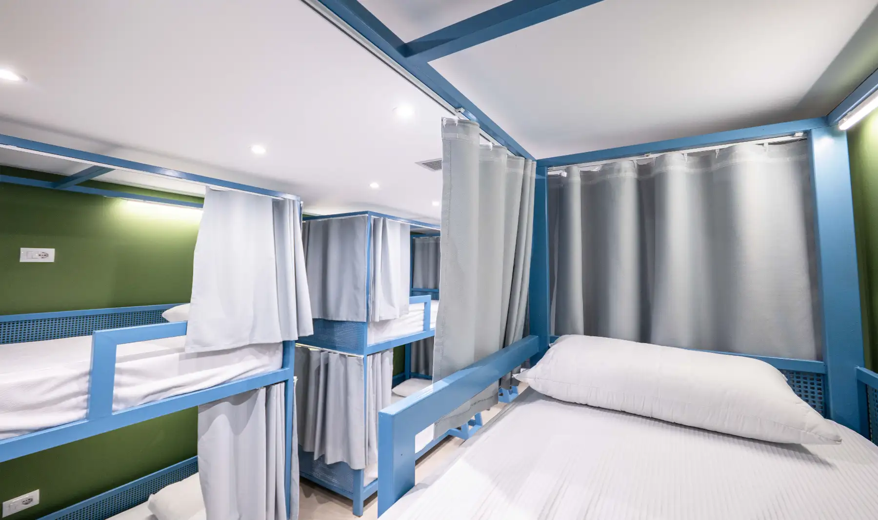 Bed in 12-Bed Mixed Dormitory Room	 image 8
