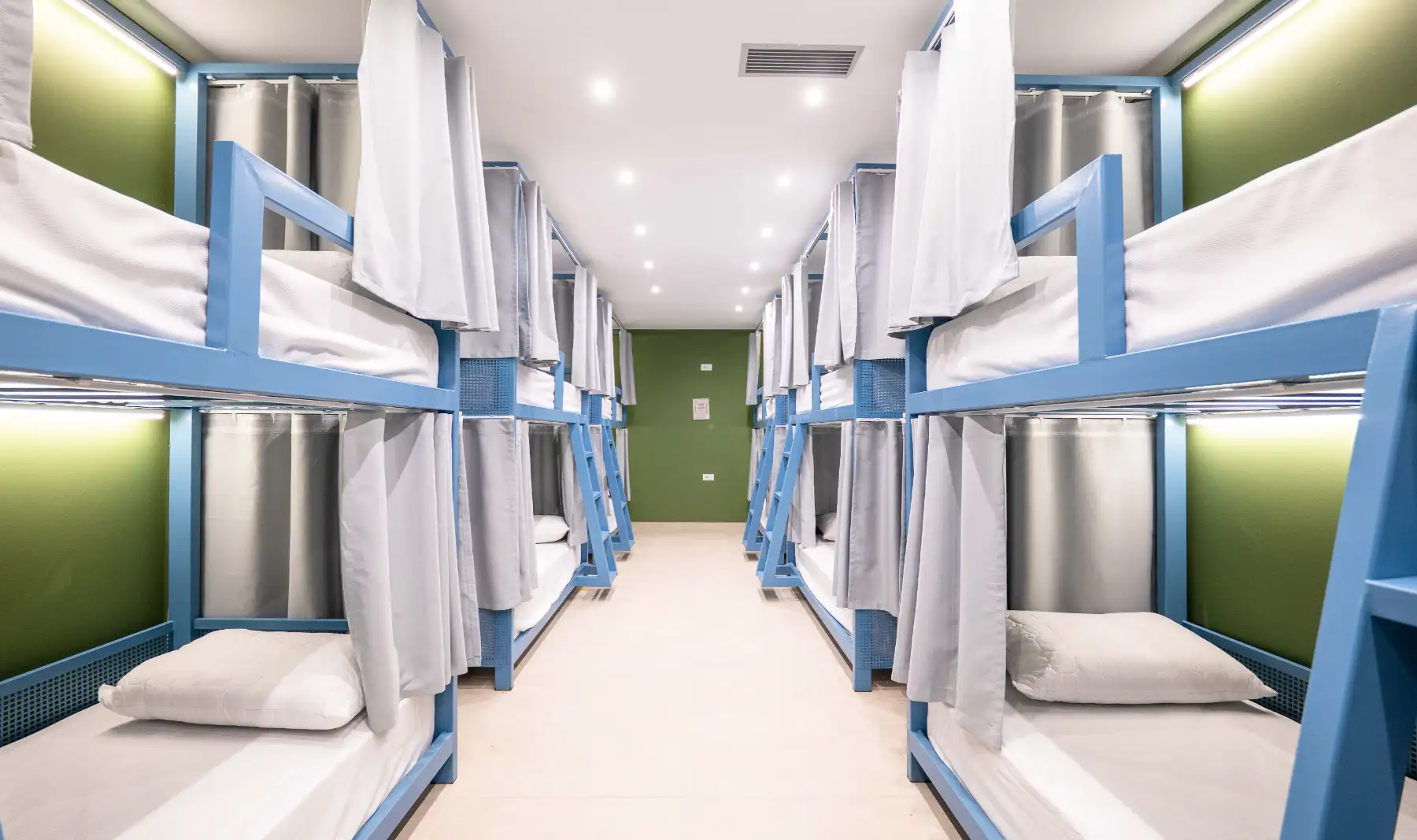 Bed in 12-Bed Mixed Dormitory Room	 image 11