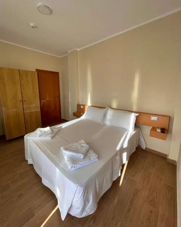 img_id_904083.webp