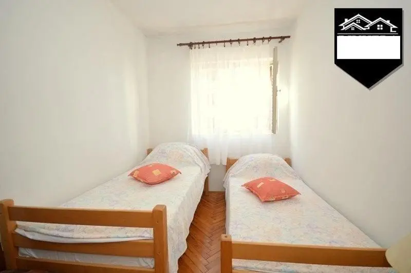 img_id_2294873.webp